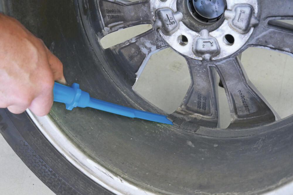 Adhesive weight remover