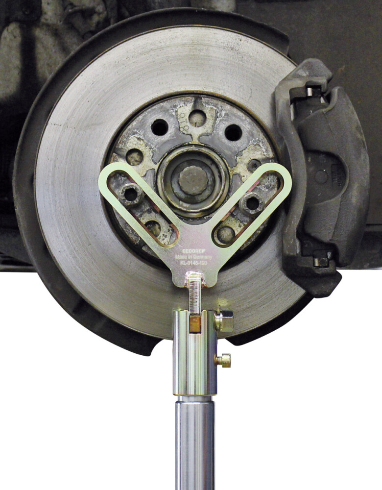 Supporting device for wheel hubs