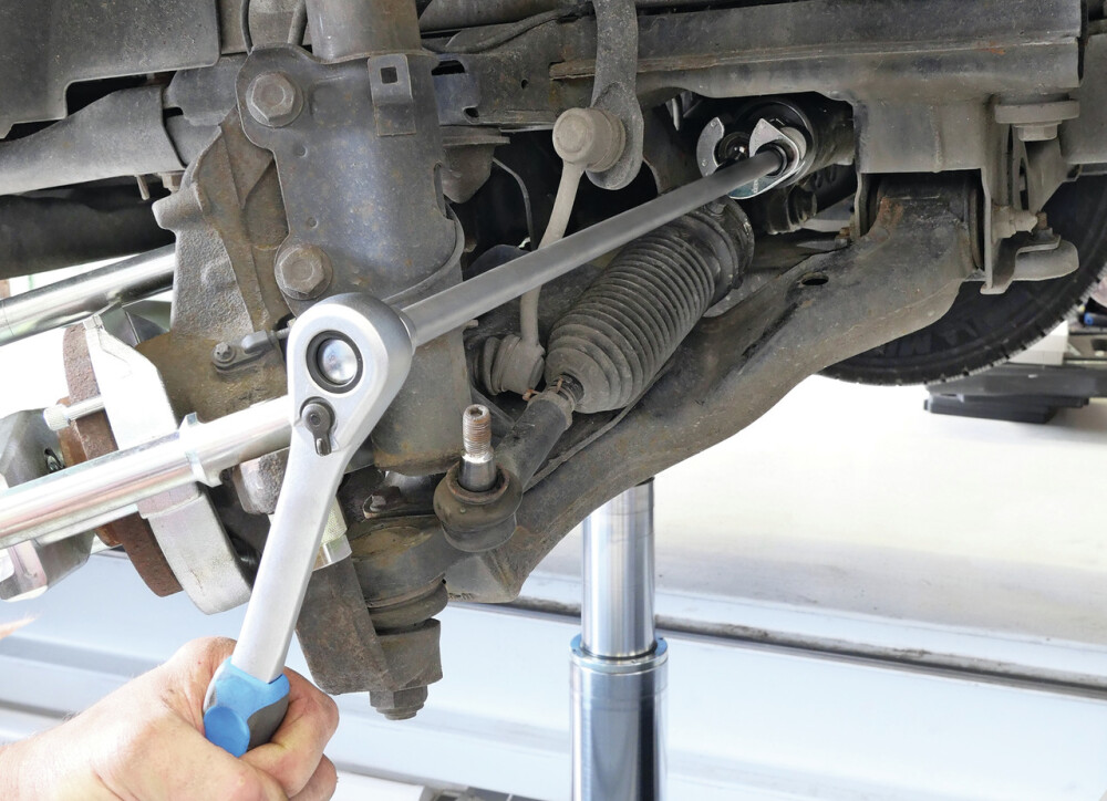 Bundle excentric wrench